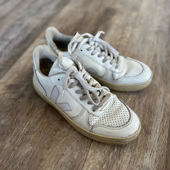 Veja V-90 Low Top Sneaker - Gray & White - EUR Size 39 - Picture 3 of 11